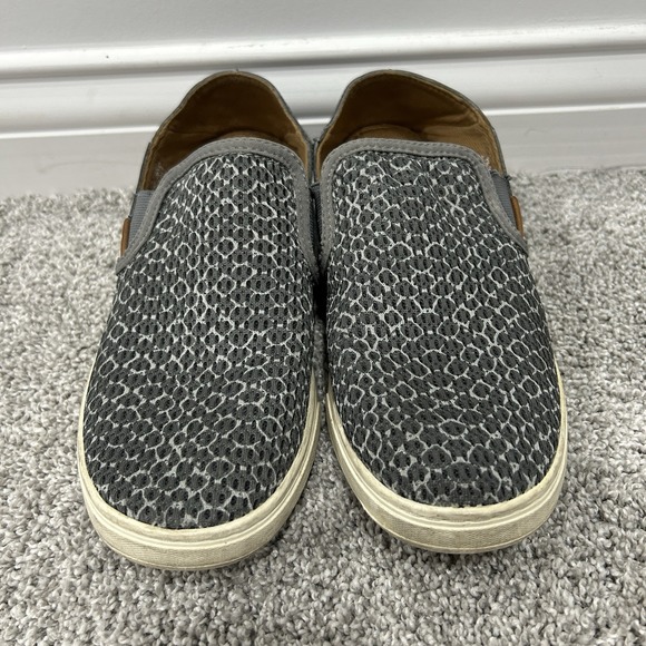 OluKai Women's Size‎ 6 Pehuea Pa 'i Slip-On Sneaker Casual Comfort Shoes Walking - Picture 2 of 7